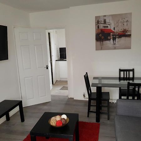 Barnfield Place Edgware ภายนอก รูปภาพ