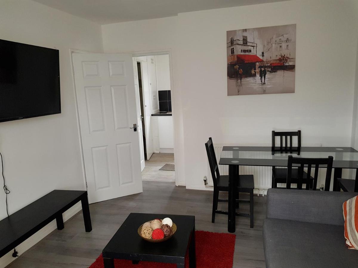 Barnfield Place Edgware ภายนอก รูปภาพ
